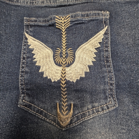 Womens High Rise Plus Size Embroidered Denim Shorts Size 6X New - Picture 6 of 10